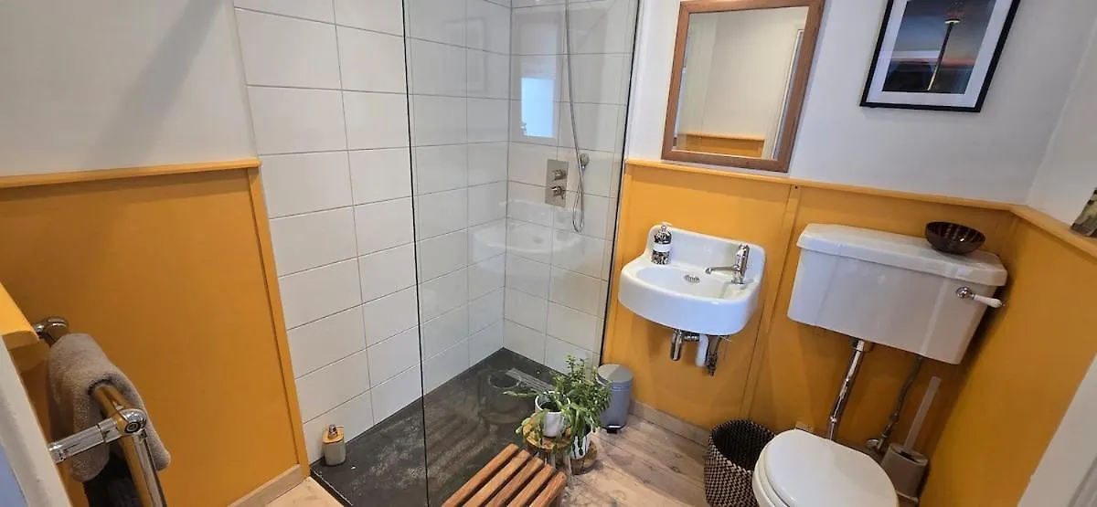 Regency Beach House - 2 Bed, 2 Bath By The Beach! Brighton 0*,  Reino Unido