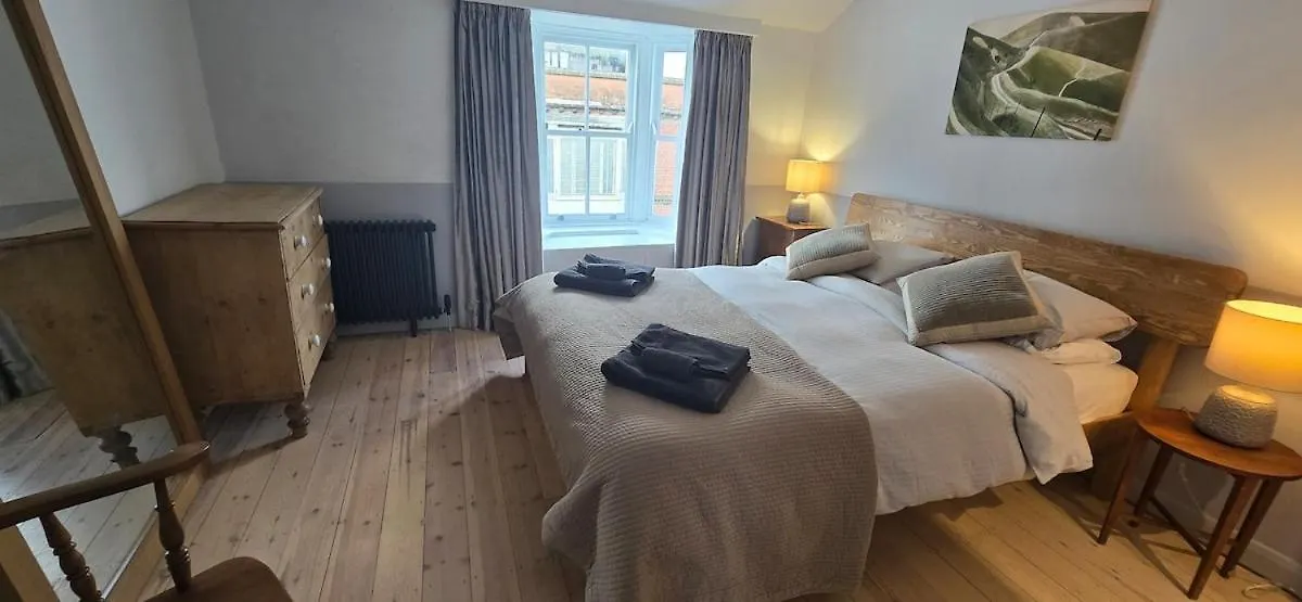 Regency Beach House - 2 Bed, 2 Bath By The Beach! Brighton